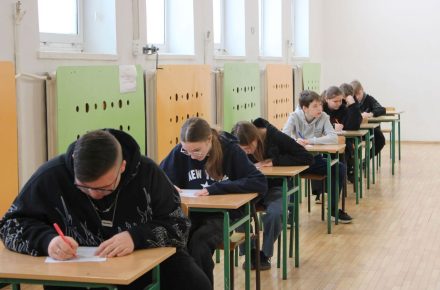 WIEDZA, KTÓRA RATUJE ŻYCIE – RELACJA Z TURNIEJU „MŁODZIEŻ ZAPOBIEGA POŻAROM”