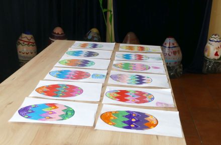 WIELKANOCNE TRADYCJE I MOKRE NIESPODZIANKI